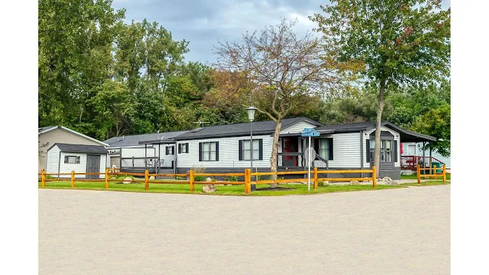 Grandshire Estates Manufactured Housing Community Picture 4