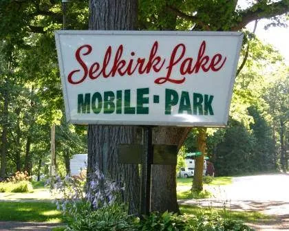 Selkirk lake Mobile-Park and Campground Picture 10