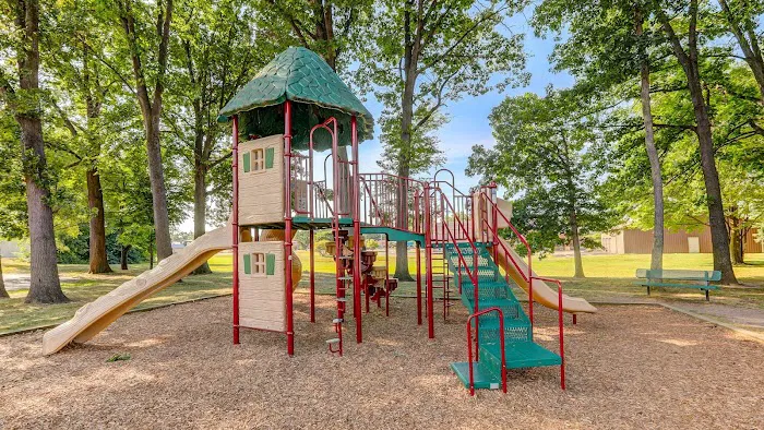 Windsor Woods Village Picture 4