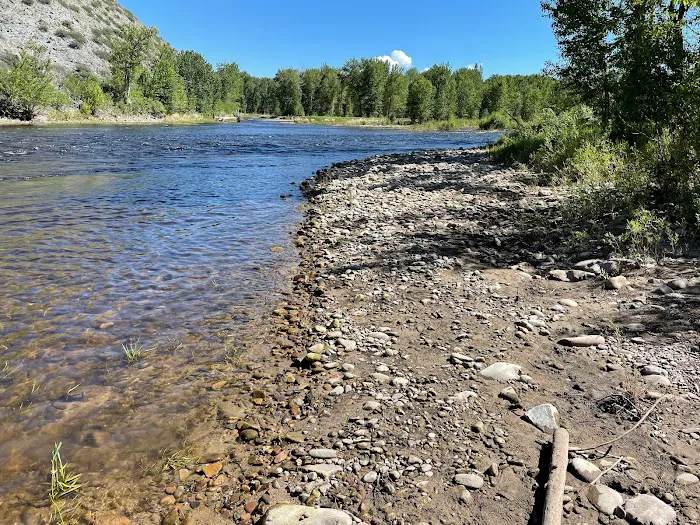 FishOn River Front Cabins Vacation Rental Picture 6