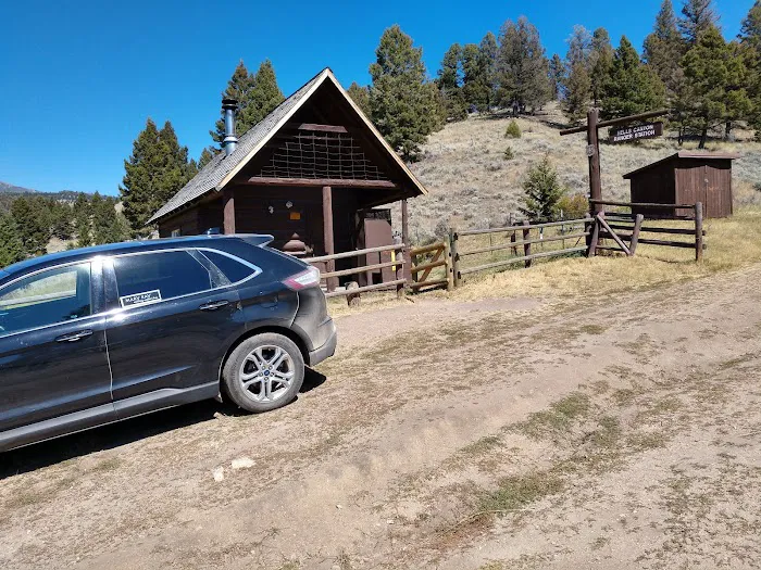 Hells Canyon Guard Station Picture 4