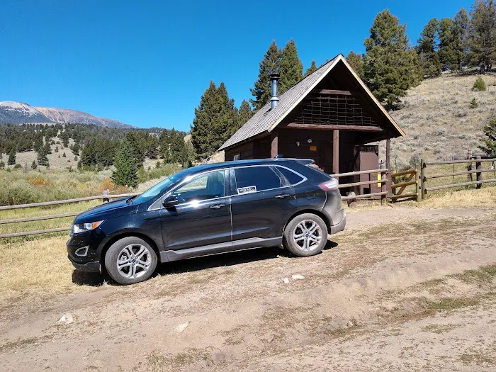 Hells Canyon Guard Station Picture 1