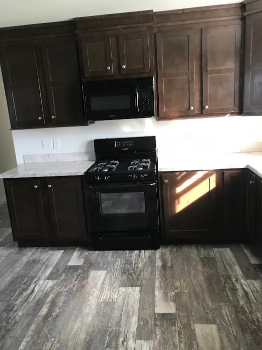 Colonial Court Mobile Home Park & Colonial Home Sales Picture 10