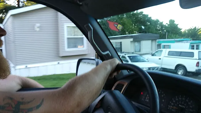 Cardinal Mobile Home Park Picture 3