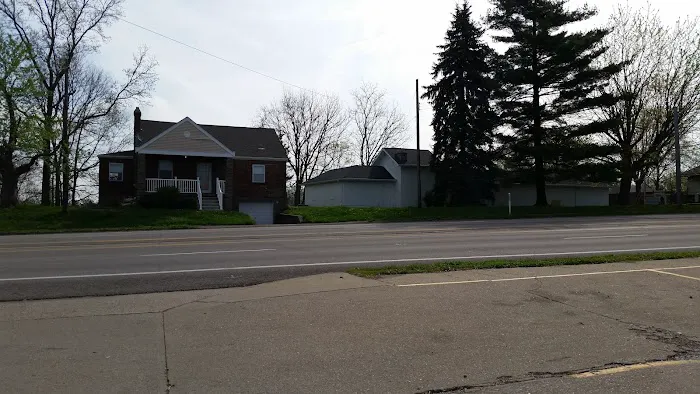 Cardinal Mobile Home Park Picture 5