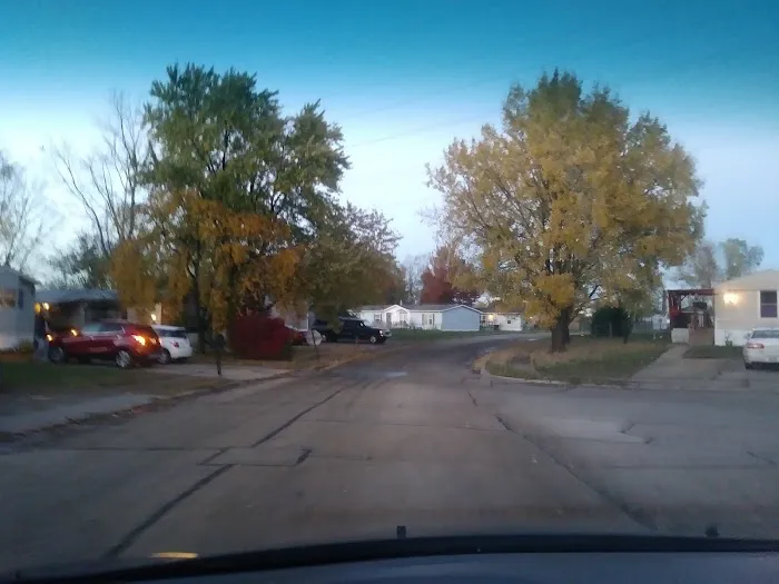 Colonial Manor Mobile Home Estates Picture 4