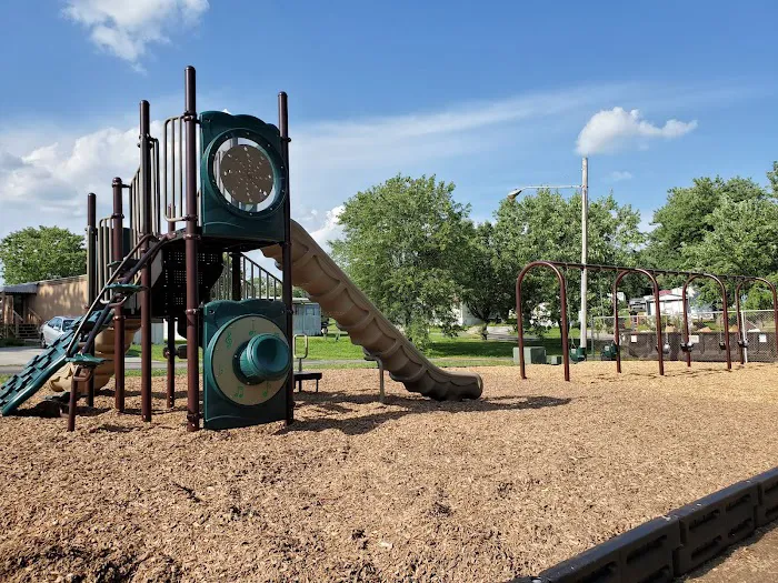 Whistler Cove Picture 9