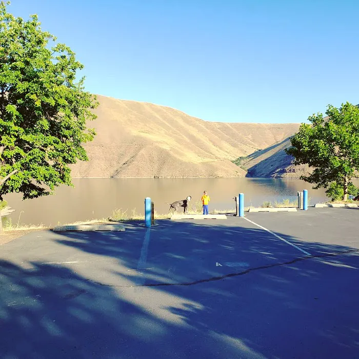 Woodhead Park Picture 8
