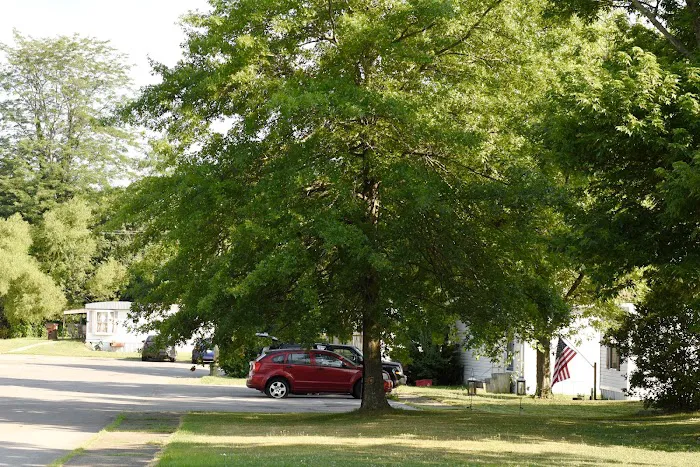 Hillcrest Pointe Mobile Home Park Picture 2