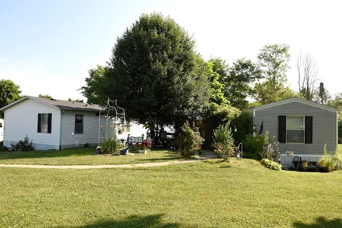 Hillcrest Pointe Mobile Home Park Picture 6