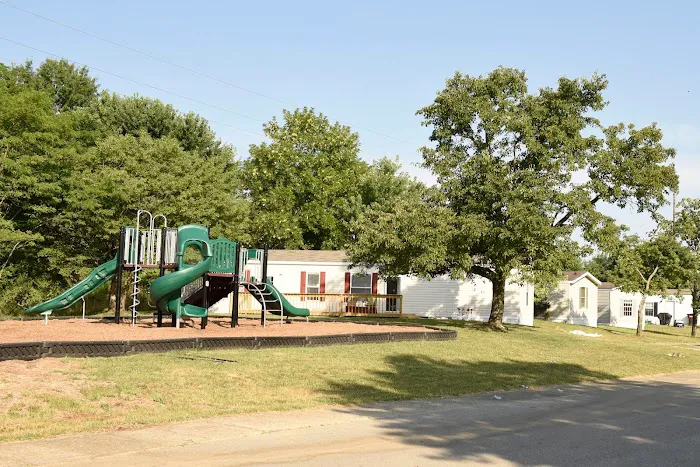 Hillcrest Pointe Mobile Home Park Picture 9