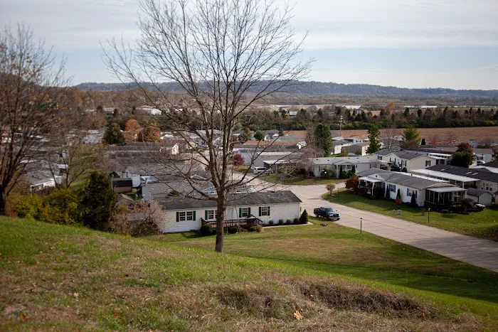 Riverview Crossing pool Picture 10