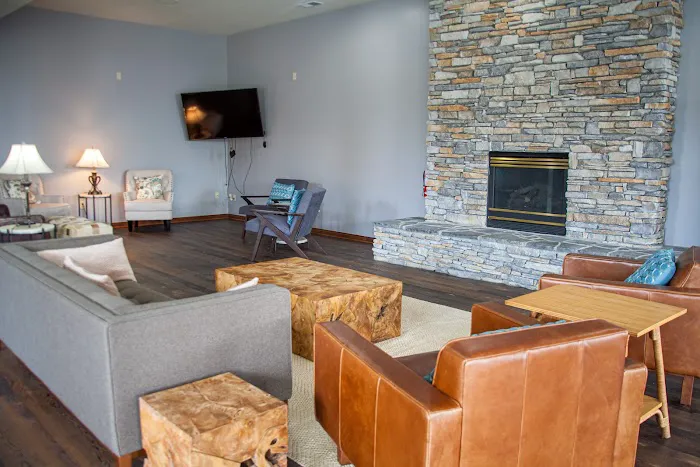 Riverview Crossing pool Picture 6