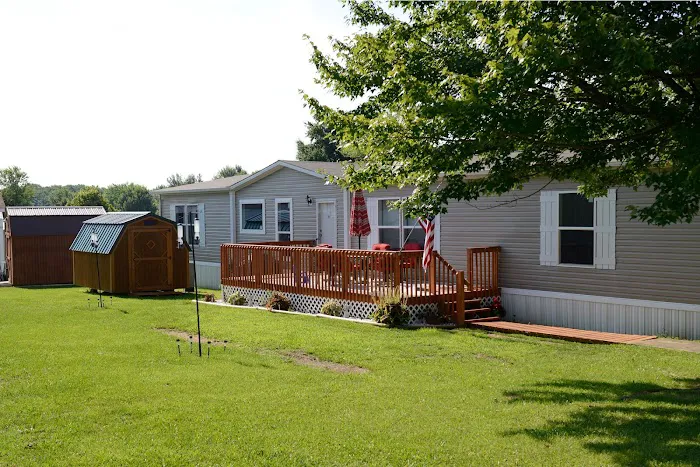 Country Living Pointe Mobile Home Park Picture 7