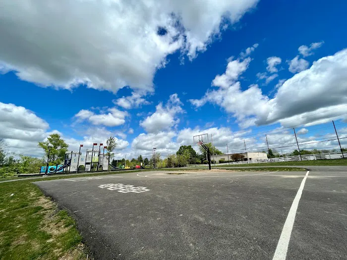 Mosbys Pointe Mobile Home Park Picture 3