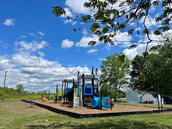 White Pine Pointe Mobile Home Park Picture 3