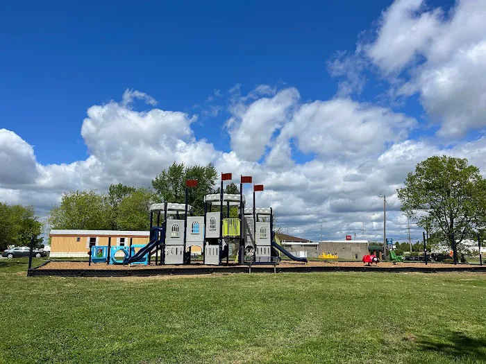 White Pine Pointe Mobile Home Park Picture 5