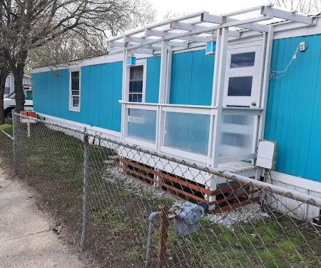 Keego Harbor Manufactured Housing Community