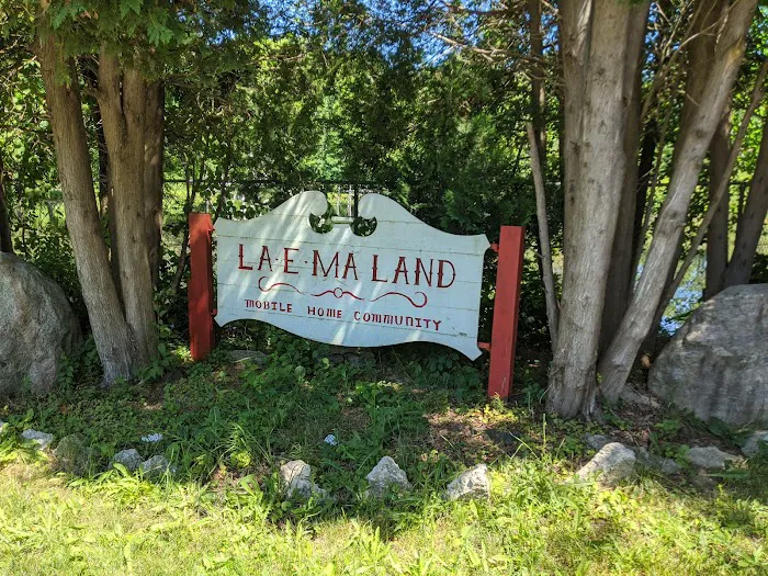 LA Ema Land Mobile Home Park Picture 6