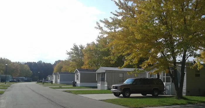 Holiday Estates Manufactured Home Community Picture 4