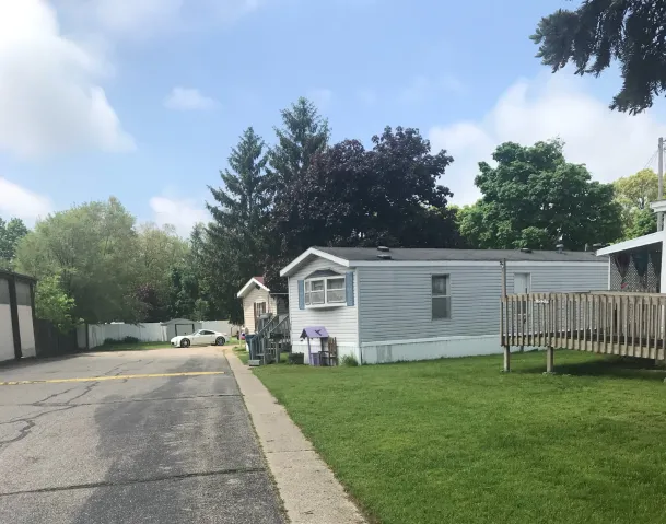 Hilltop Mobile Home Community Picture 5