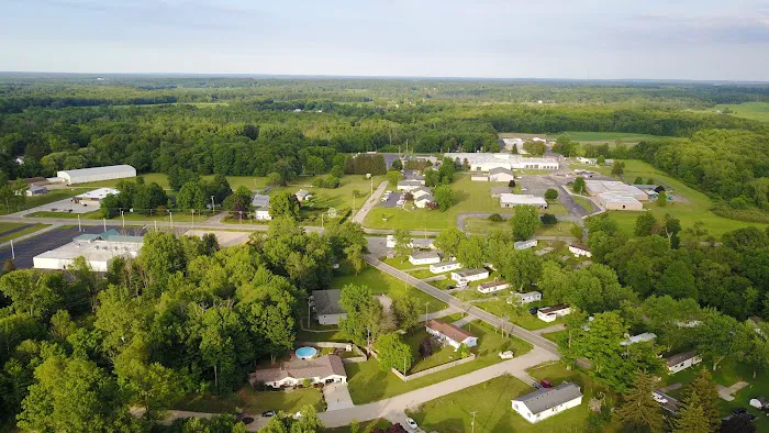 Lawrence Mobile Home Park Picture 3