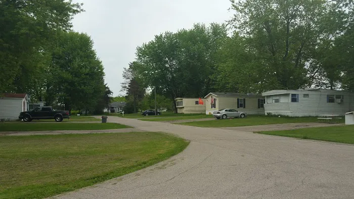 Lawrence Mobile Home Park Picture 2