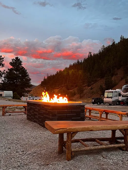 Grey Sandy Campground & Store Picture 9