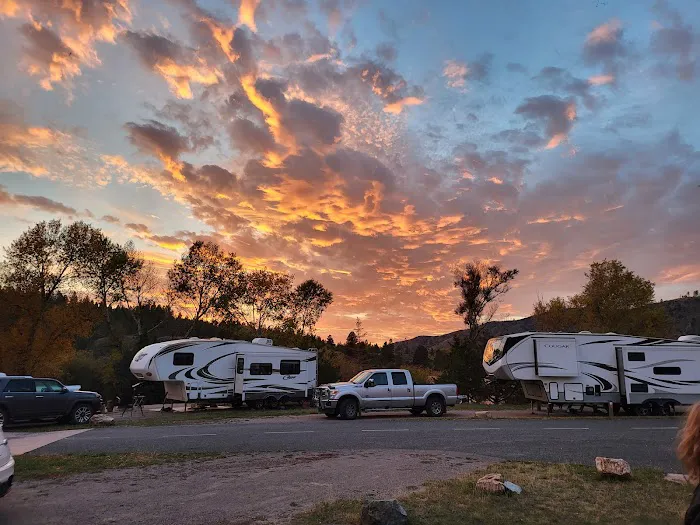 Riverside Campground Picture 9