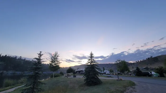 Riverside Campground Picture 6