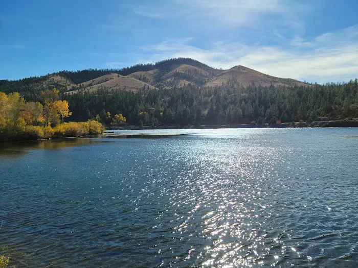 Riverside Campground Picture 7