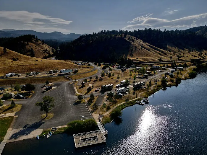 Riverside Campground Picture 8