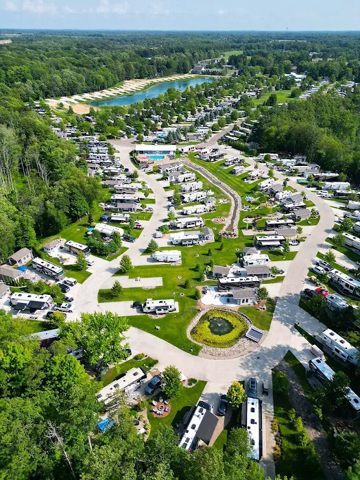 Sunny Brook RV Resort Picture 5