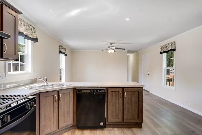 Lake Shore Estates, LLC Picture 3