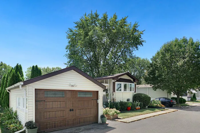 Lake Shore Estates, LLC Picture 4
