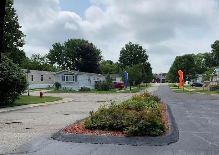 Franklin Woods Mobile Home Park Picture 3