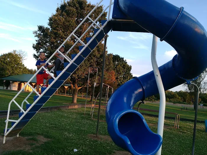 Asbury Pointe Mobile Home Park Picture 6