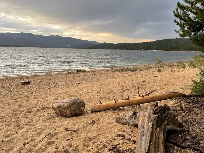 Cozy Cove Campground Picture 5