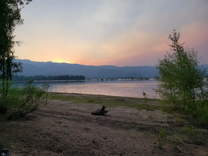 Cozy Cove Campground Picture 6