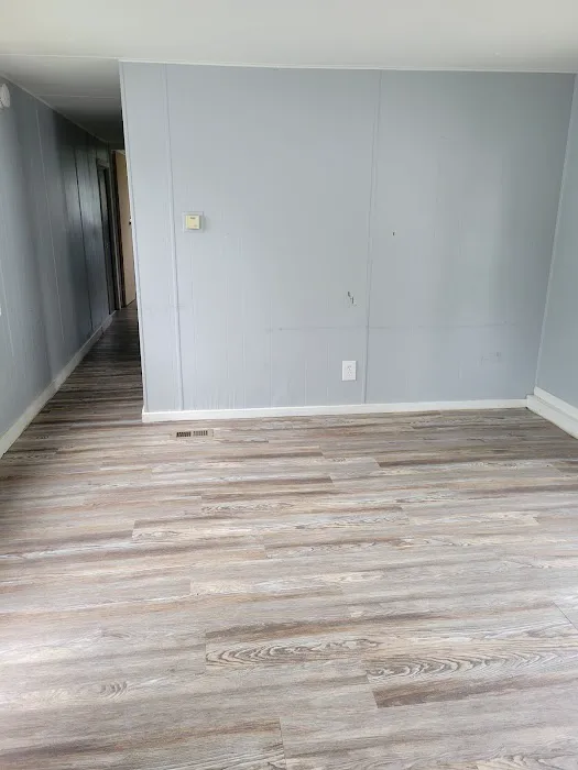 Maple's Mobile Home Park Picture 5