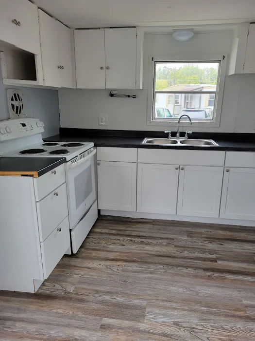 Maple's Mobile Home Park Picture 6
