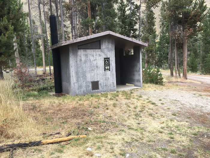 Riverside Campground Picture 3