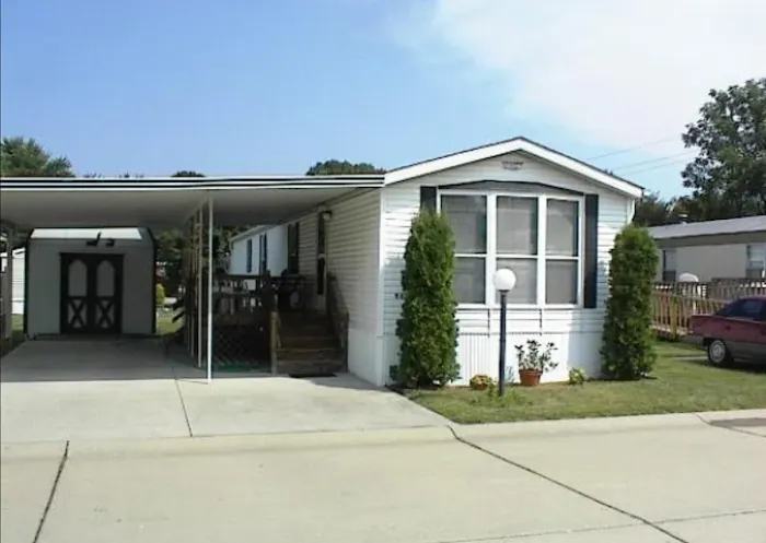 Southtown Mobile Home Community Picture 3