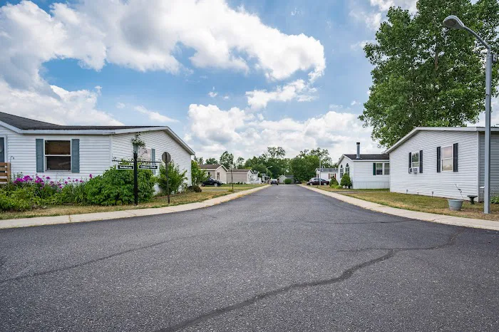 Walton Ridge Mobile Home Community Picture 4