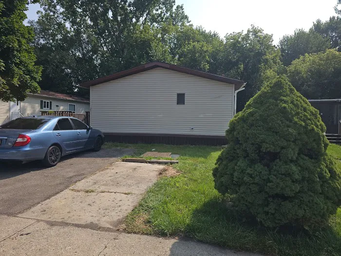 Oakland Estates Mobile Home Park Picture 7