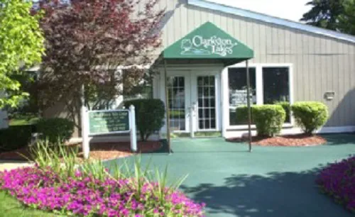 Quality Homes - Clarkston Lakes Picture 1