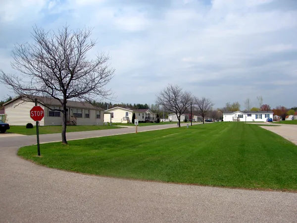 Algoma Estates Manufactured Home Community Picture 2
