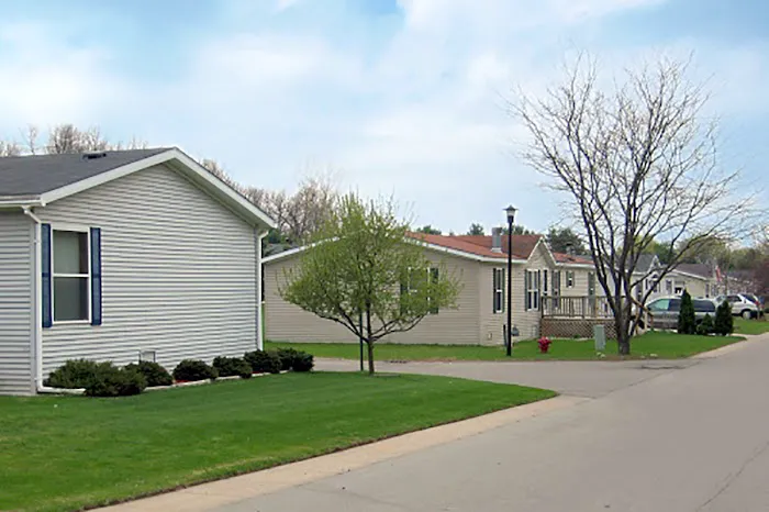 Algoma Estates Manufactured Home Community Picture 3