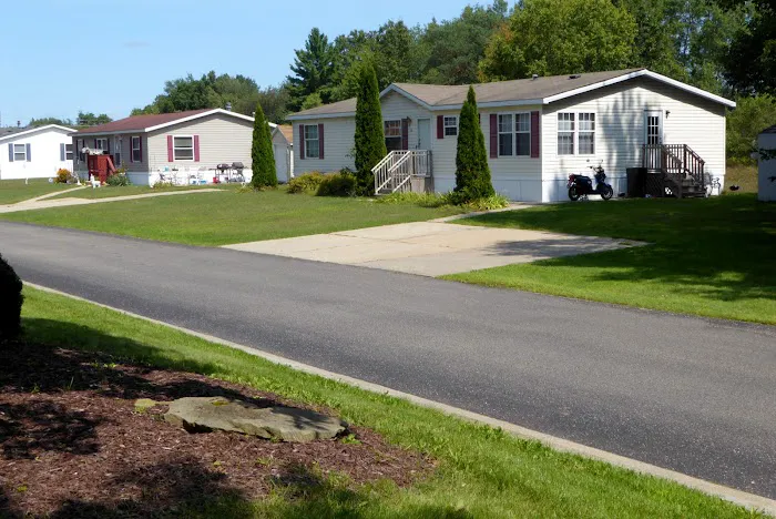 Village Trails Manufactured Home Community Picture 8