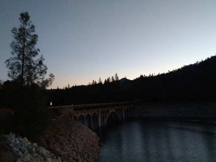 Lakeshore Campground Picture 3